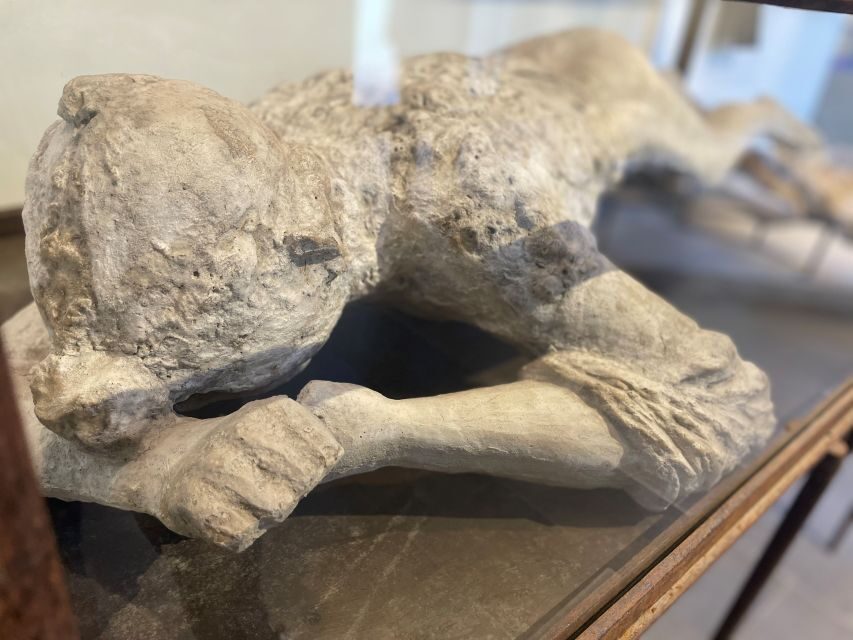Pompeii and Herculaneum: Guided Tour with an Archaeologist - Where the tour starts: Ristorante Suisse and the pace you’ll feel