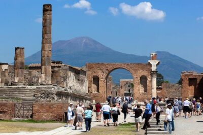 Pompeii and Herculaneum led by an Archaeologist with private transport - How the Archaeologist Guide Makes the Ruins Click
