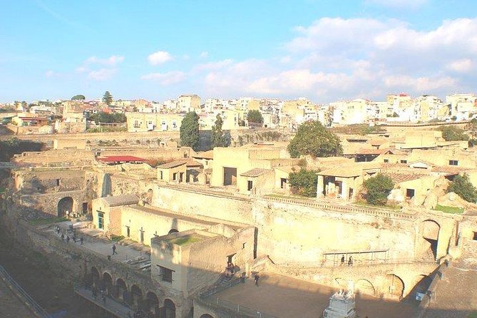Pompeii and Herculaneum Private Tour with Native Guide and Skip the Line Tickets - Pompeii and Herculaneum in one day: what makes this combo work