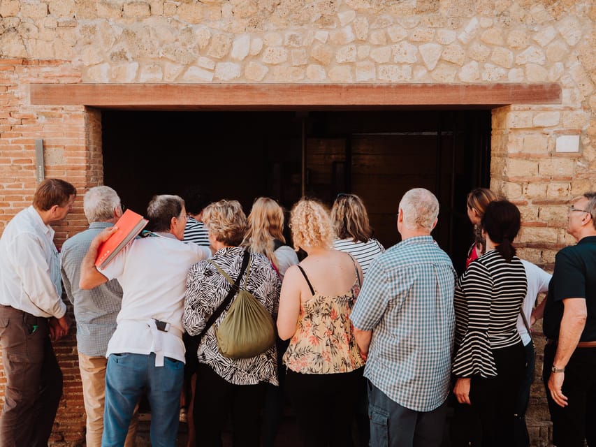 Pompeii and Herculaneum small group excursion from Sorrento - The Pompeii break: a 30-minute reset, plan your needs