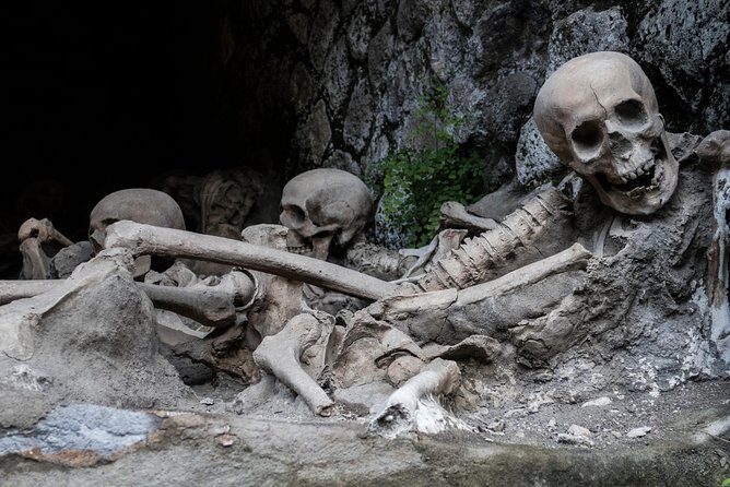 Pompeii and Herculaneum small group tour - skip the line - Walking reality: timing, uneven ground, water, and rain