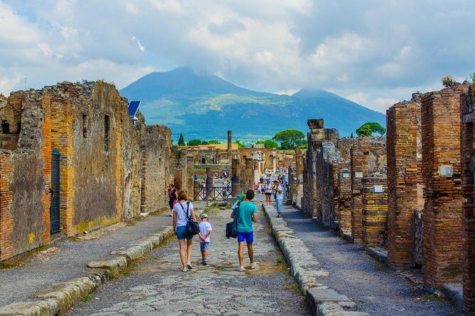 Pompeii and Herculaneum small group tour - skip the line - Who should book this small-group Pompeii and Herculaneum tour