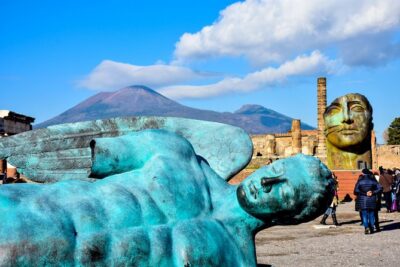 Pompeii and Mount Vesuvius Day Trip from Naples with Lunch - Inside Pompeii with a guide: what the best tours do for your eyes