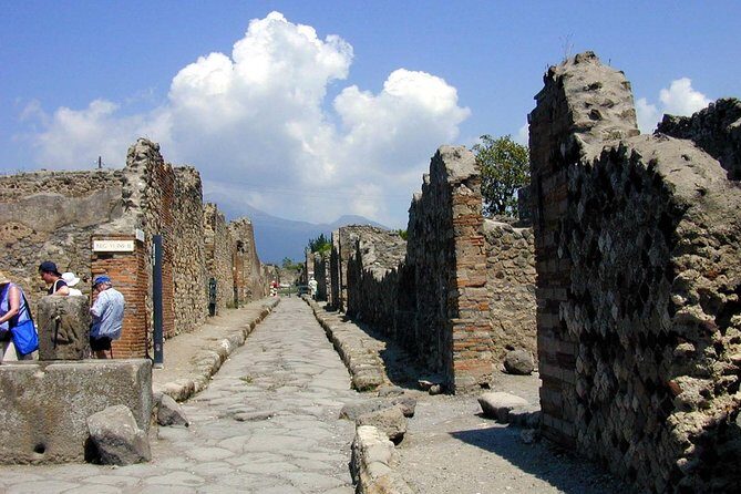 Pompeii and Mount Vesuvius SELECT tour - Pompeii Archaeological Park: Your Best Shot at Seeing AD 79