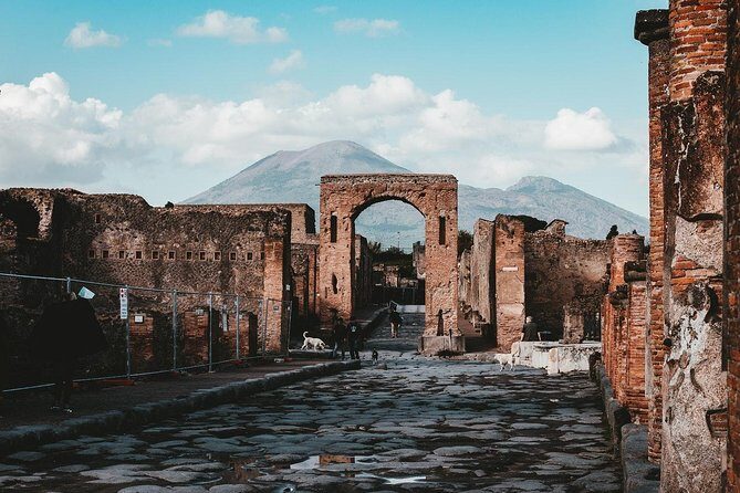 Pompeii and Naples Day Trip from Naples with Street Food - Cameo and Coral Jewelry Workshops: A Smart Naples Texture