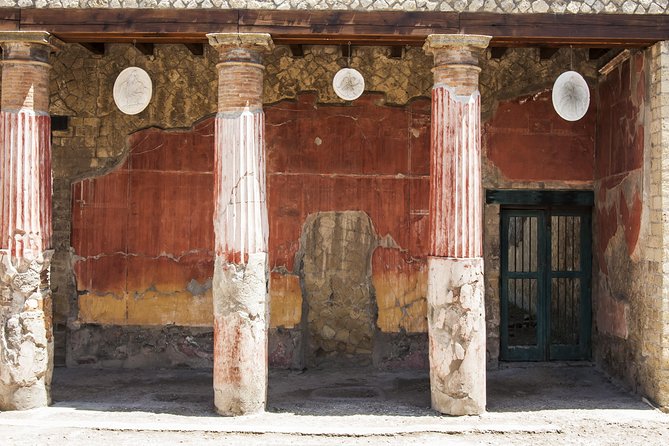 Pompeii and Naples Tour by High-Speed Train - Logistics that can trip you up: meeting point, group size, and tickets