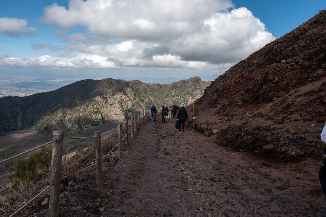 Pompeii and Vesuvius Small Group Tour from Sorrento with Pizza - Air-conditioned transport, plus what that really means for comfort