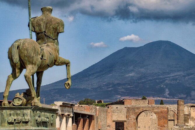Pompeii and Vesuvius Tour with Pickup - Vesuvius Crater Walk: What the Volcanological Guides Do