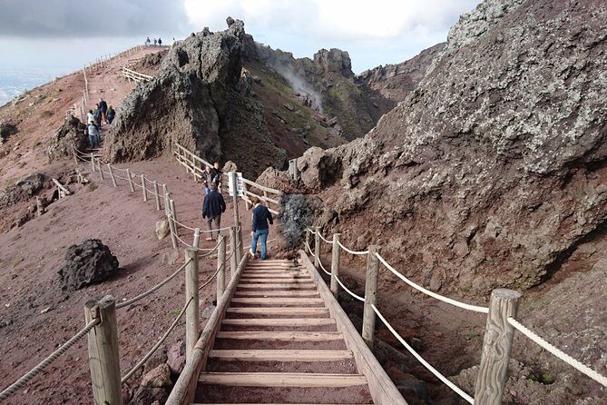 Pompeii and Vesuvius - VIP Tour/Small Group with Lunch - Should you book this Pompeii and Vesuvius VIP Tour?