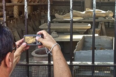Pompeii and Villa of the Mysteries Private Tour - Meeting point near Coffee Shop Vittoria: where your tour actually starts
