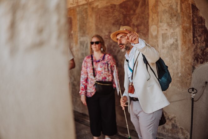 Pompeii Archaeological Small-Group tour for 15 people - Starting at Porta Marina: get your bearings before the crowd