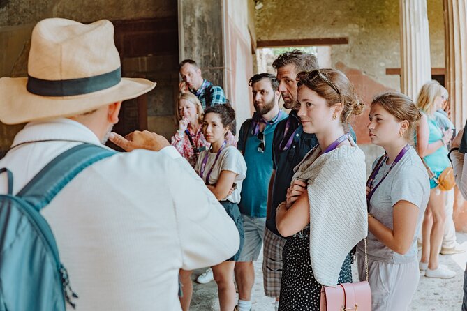 Pompeii Archaeological Small-Group tour for 15 people - Walking the main street: the in-between part is the glue
