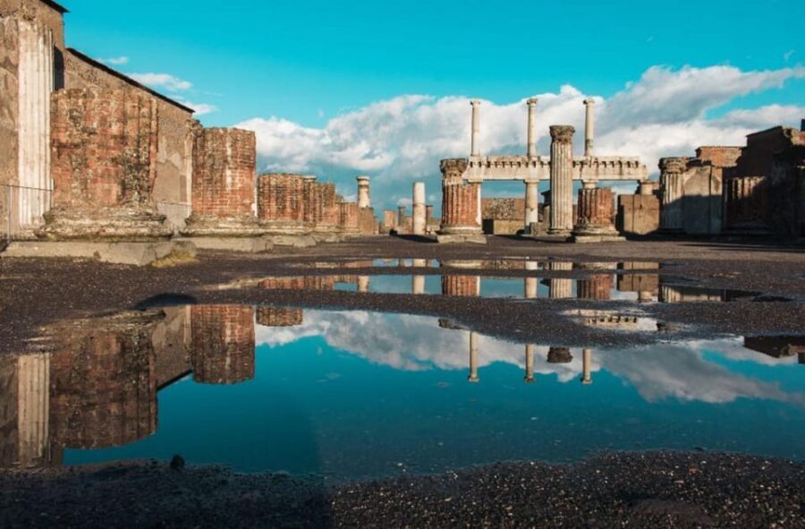 Pompeii: Entry Ticket & Guided Tour with an Expert Historian - Pompeii’s Forum and Roman Temples: What Your Guide Makes Clear