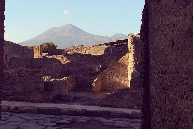 Pompeii Exclusive 2h Private Tour with your Archaeologist - Great Theatre and the Odeion: watching daily culture become architecture