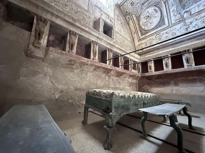 Pompeii: Exclusive Tour with Archaeologist and Entry Tickets - What you should bring (and what to skip)