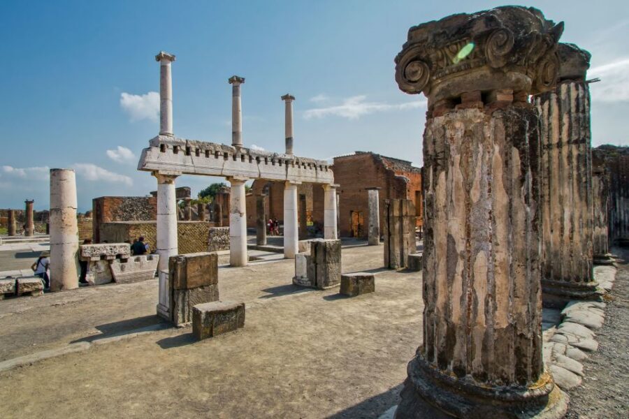 Pompeii: Guided Tour and Skip-the-Line Ticket - Plaster casts of Pompeii victims: the emotional anchor