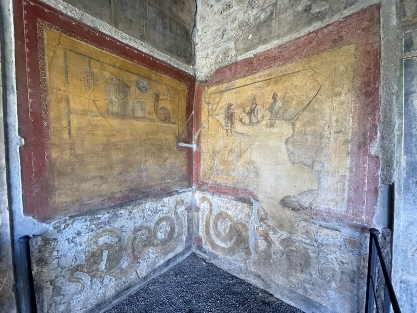 Pompeii: Guided Tour & Skip the Line Ticket - House visits: the Tragic Poet and the Golden Cupids