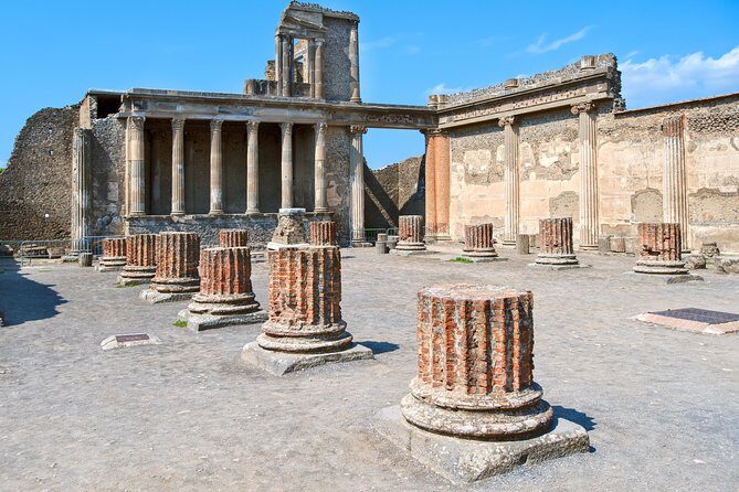 Pompeii Guided Walking Tour with Ticket - Stabian Baths and Macellum: cleaning up and shopping down the main road