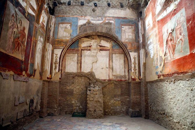 Pompeii & Herculaneum - Skip the line from Sorrento - Lunch in the middle of the day: convenient and usually good, with a catch