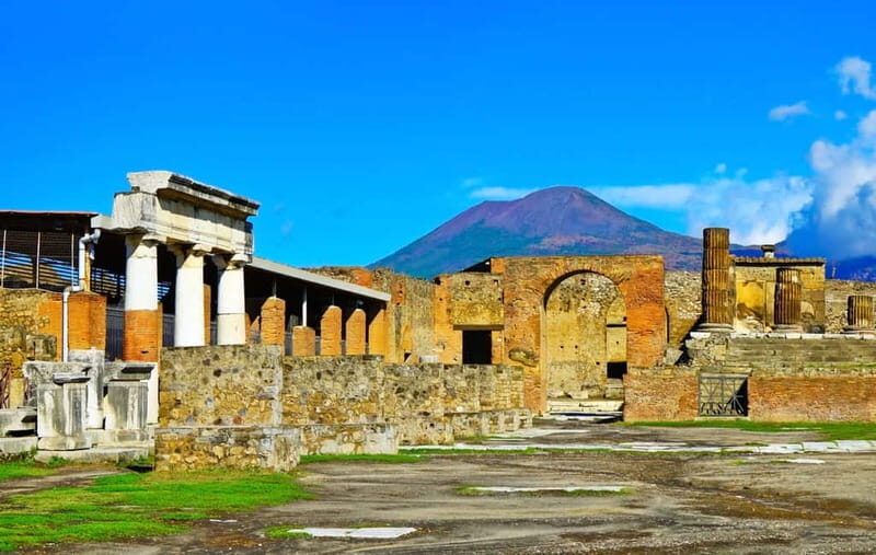 Pompeii & Herculaneum Tour with an archeologist - Herculaneum’s “Jewel” Feeling: Upper Floors and Intact Spaces