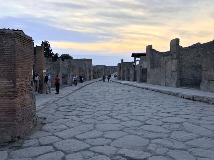Pompeii: Highlights Guided Walking Tour - How the skip-the-line entrance changes your experience