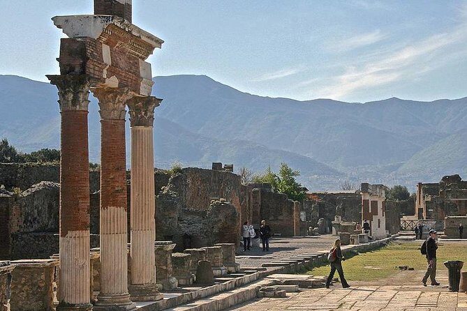 Pompeii New Discoveries Private Guided Tour - Q&A time: why private guides change your Pompeii experience