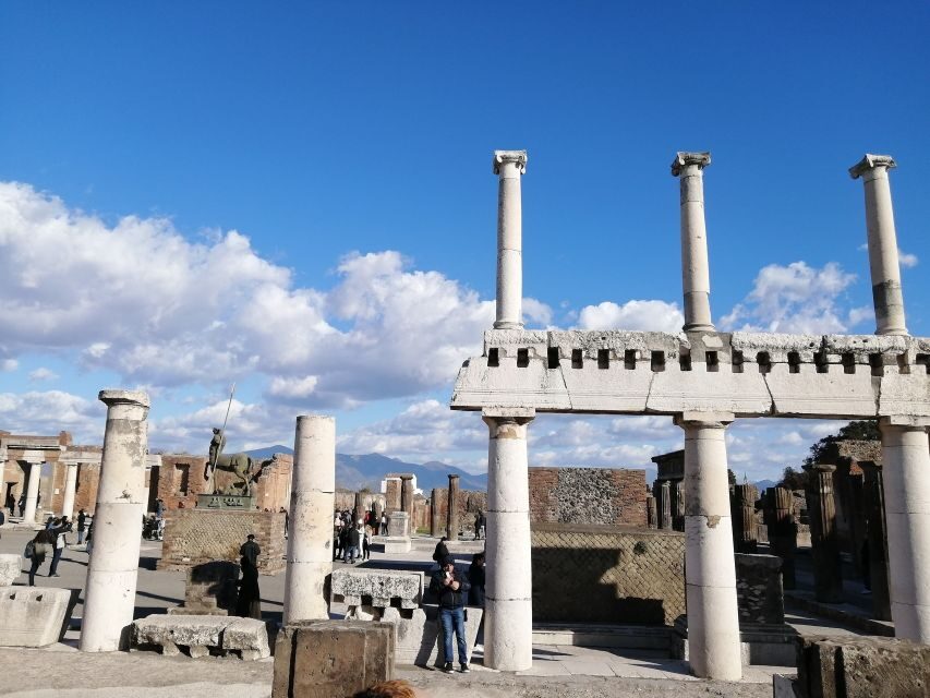 Pompeii: Private Guided Tour with an archeologist - Price and Value for a Group Up to 4