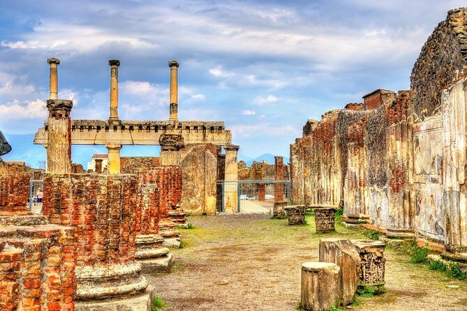 Pompeii Private & Personalized Tour with archeology expert guide - Why a private Pompeii tour feels smarter than a big group