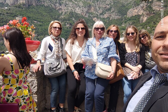 Pompeii private tour - Comfort on the road: Wi‑Fi and bottled water are not just perks
