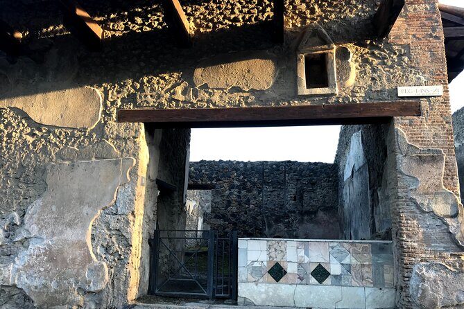 Pompeii Private Tour with expert local guide - Finding the start: Hortus Pompei and Porta Marina inferiore