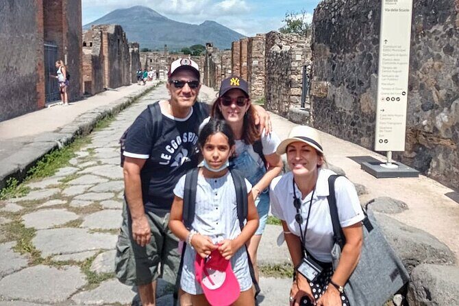 Pompeii Private Walking Tour with Expert and Authorized Guide - Pompeii Archaeological Park: how a guided walk changes everything