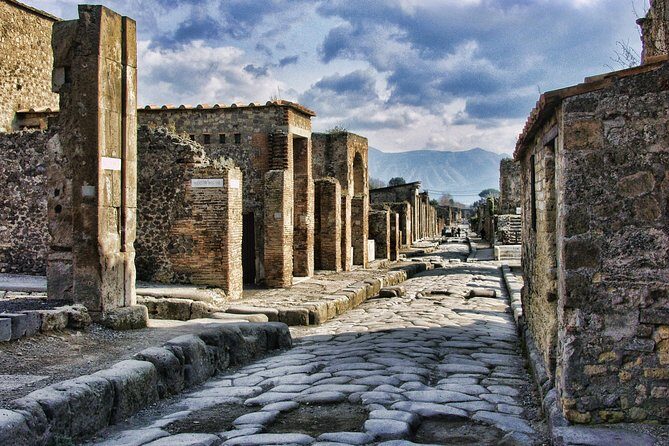 Pompeii ruins - Who this Pompeii ruins tour suits best
