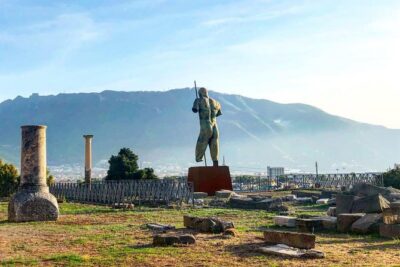 Pompeii Skip-the-Line Entry Small Group Guided Tour - The meeting point and the easiest way to start