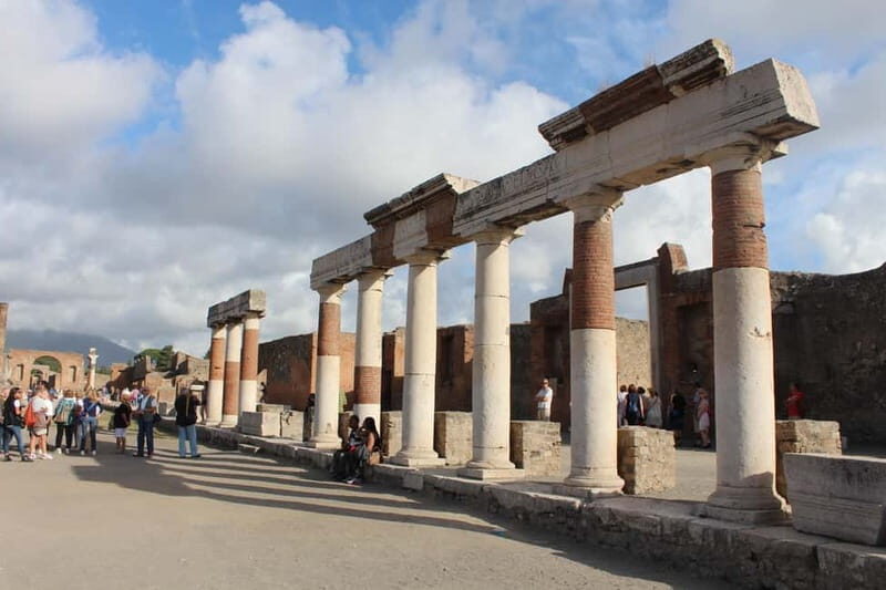 Pompeii: Skip-the-Line Guided Archaeological Discovery Tour - Quick Notes on Language and Group Experience