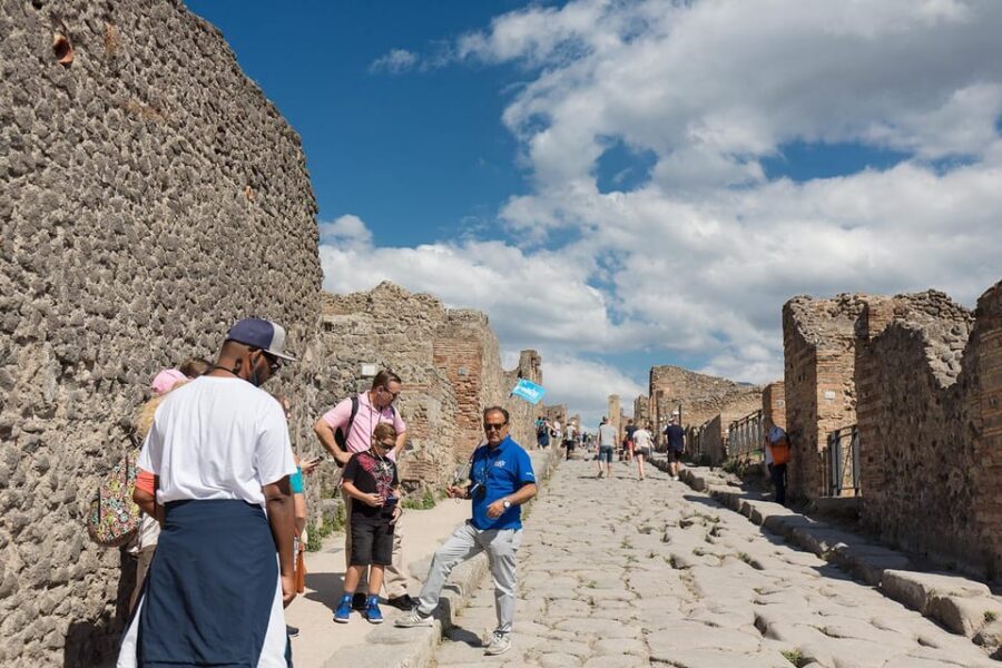 Pompeii: Skip-the-Line Guided Tour - Small-group feel and guides that actually explain