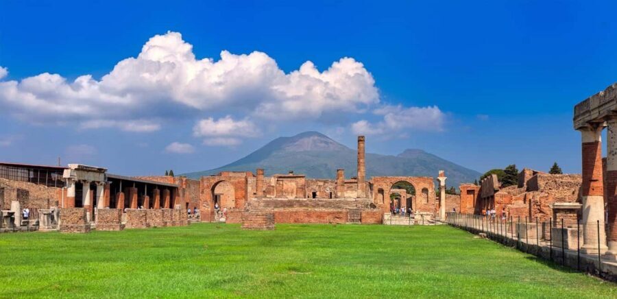 Pompeii Skip-the-Line Tkt +transfer from C/mare di Stabia - The eruption casts and Mount Vesuvius story: what to focus on