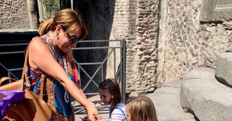 Pompeii: Skip-the-Line Tour for Kids and Families - Meeting at Hotel Vittoria or Coffee Shop Vittoria and getting inside quickly