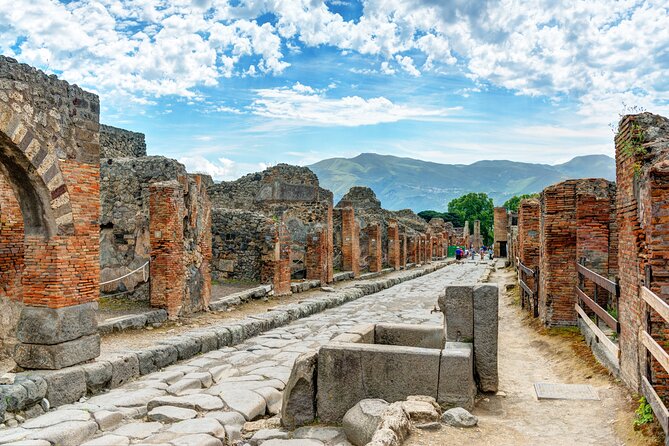 Pompeii Skip-the-Line Tour – Private and limited group options - Skip-the-line access in Pompeii, without the fantasy