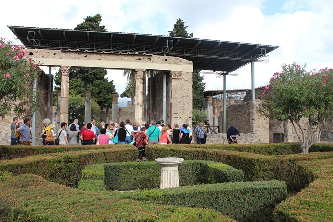 Pompeii Skip-the-Line Tour – Private and limited group options - Dress code, bags, and the security check that can bite
