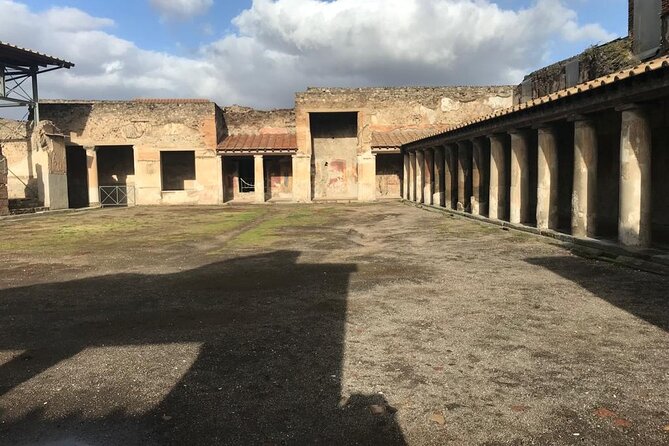Pompeii Small Group Guided Tour with Skip-the-line Admission - Via dell’Abbondanza and the Forum: the city’s main stage