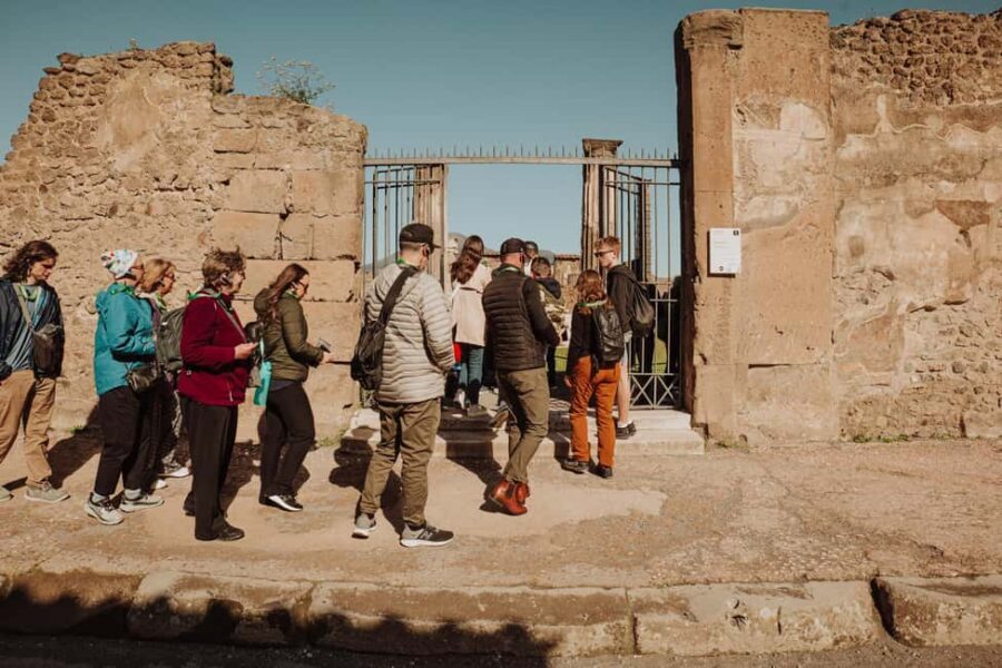 Pompeii Small Group Tour with transportation from Naples - Where you start in Naples (and how to find your group fast)