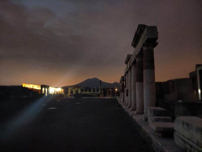 Pompeii Sunset tour for small group - Why Pompeii at sunset changes how you see the ruins