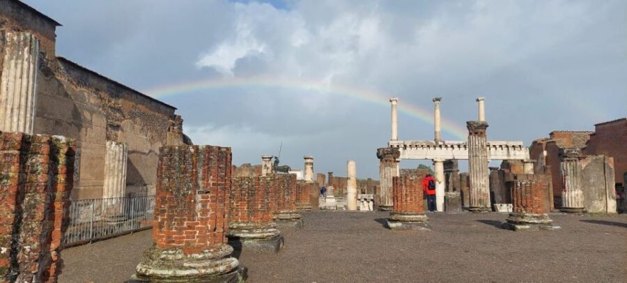Pompeii Sunset tour for small group - The route: Forum square and Via dell’Abbondanza without the drag