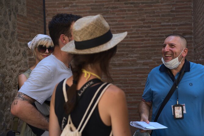 Pompeii Tour & Lunch with Wine Tasting Experience - Inside the Archaeological Park: what 2 hours really means