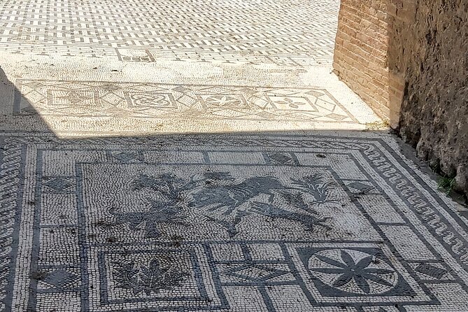 Pompeii tour with archaeologist - Stop 2: Granai del Foro and the plaster casts that hit hardest