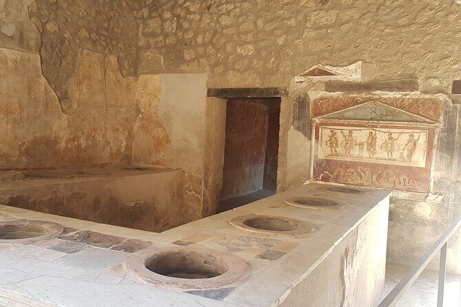 Pompeii Tour with experienced guide - Stop Focus: Amphitheater and Gladiator-Era Entertainment