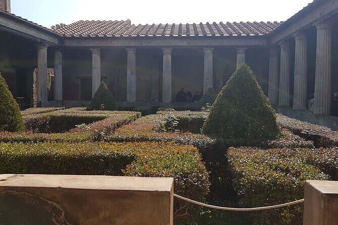 Pompeii Tour with experienced guide - The Story of 79 A.D. Told While You Walk