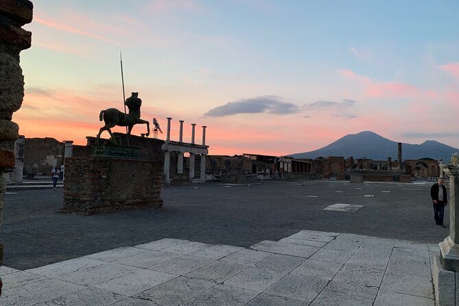 Pompeii tour with LOCAL GUIDE and SKIP THE LINE entrance - Lupanar: understanding the Roman brothel system