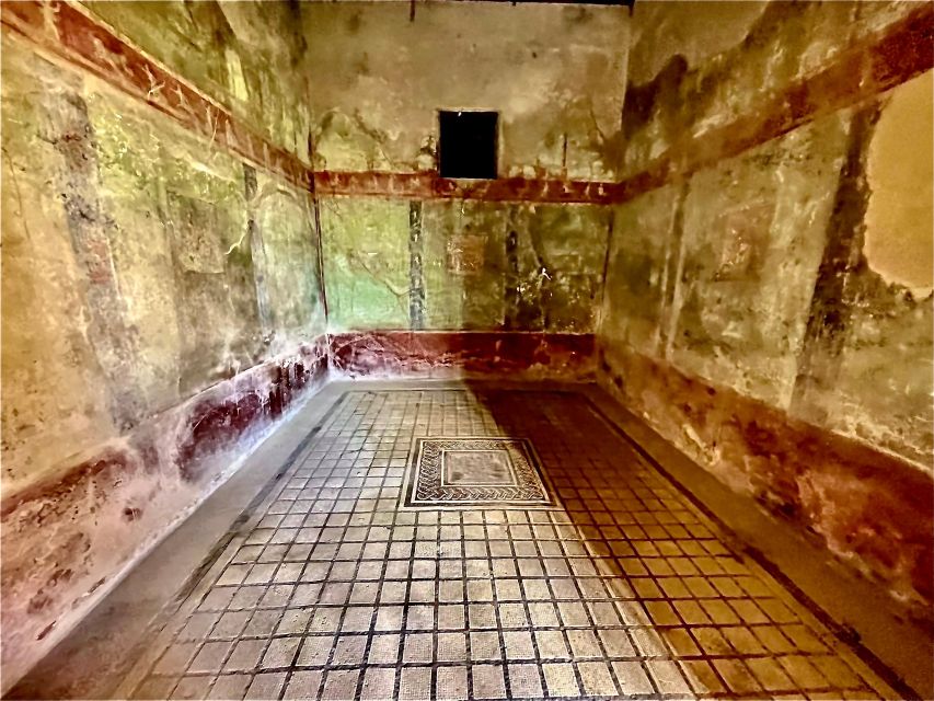 Pompeii - Vesuvius & Wine from Amalfi Coast all inclusive - Pompeii’s western highlights: Basilica, Forum, baths, bakery, and homes
