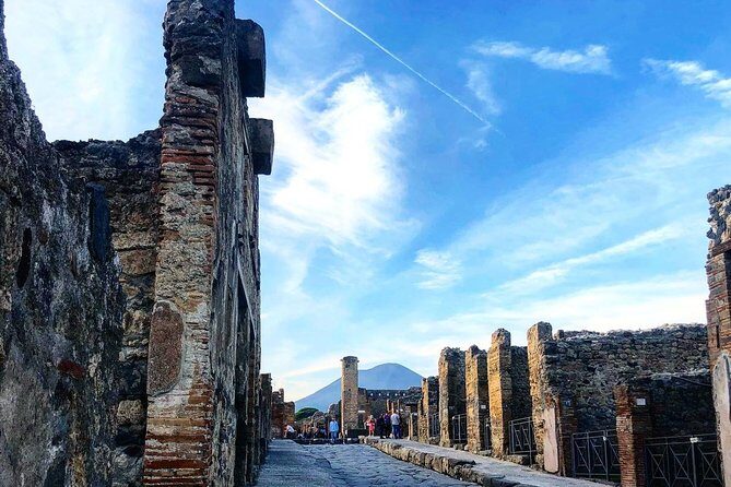 Pompeii & Vesuvius with Wine Tasting from the Coast - Pompeii in two hours: what you’ll actually see